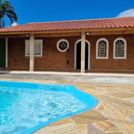 Confortavel Casa Com Piscina E Churrasqueira A 100M Da Praia Caraguatatuba Buitenkant foto