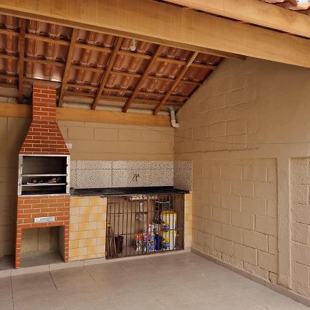 Confortavel Casa Com Piscina E Churrasqueira A 100M Da Praia Caraguatatuba Buitenkant foto