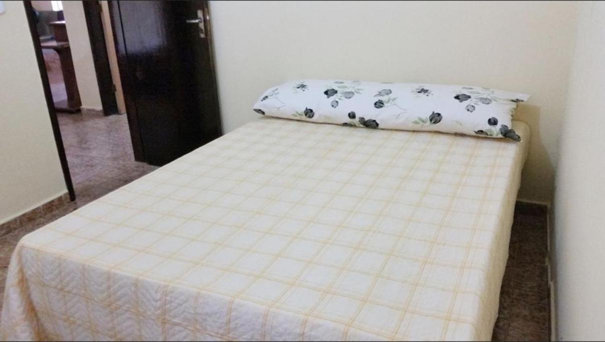 Confortavel Casa Com Piscina E Churrasqueira A 100M Da Praia Caraguatatuba Buitenkant foto